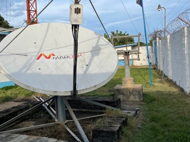 Antenne satellite du sous-bureau du PAM à Harper, comté de Maryland, avant son démontage
